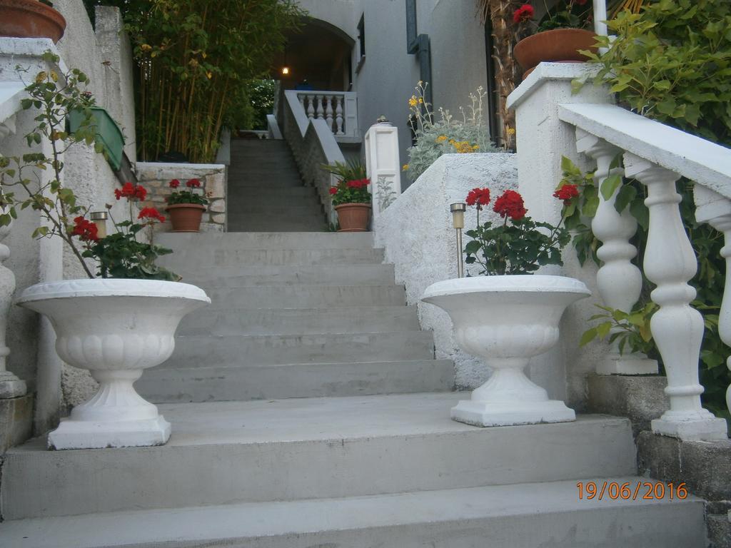 Apartments Sea And Sun Rabac Exterior foto